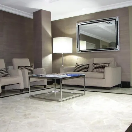 Hotel Room 2*