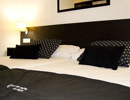 Hotel Room 2*